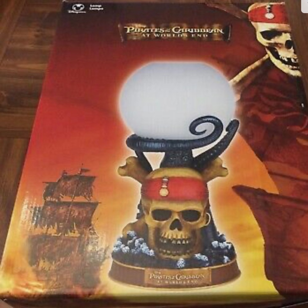 NEW Pirates of the Caribbean at World's End Skull Octopus Lamp Walt Disney BOXED - Picture 4 of 10